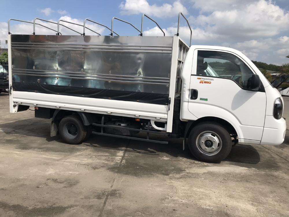 Xe tải 2,4 tấn Kia K250 thùng mui bạt mới 100%, bán trả góp, liên hệ 0938903292