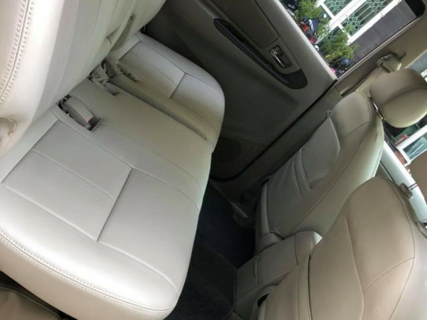 Bán Xe Innova số sàn 2016 màu vàng hoàng kim rất mới