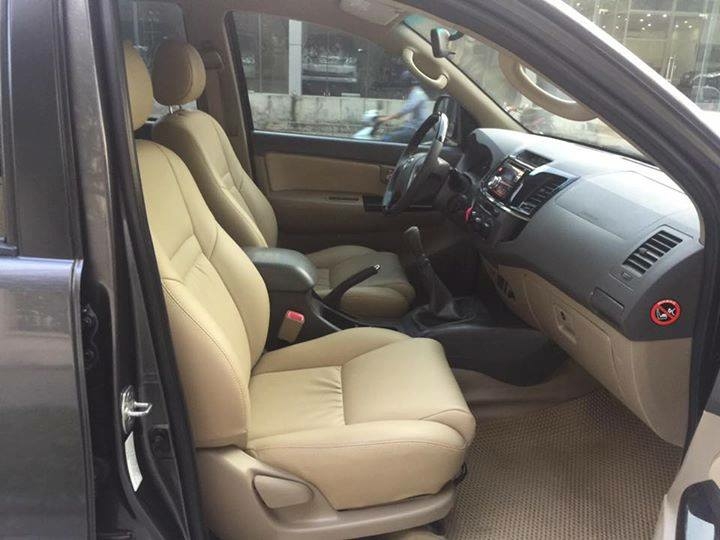 Bán Toyota Fortuner 2014 máy dầu xám chì đẹp như mới.