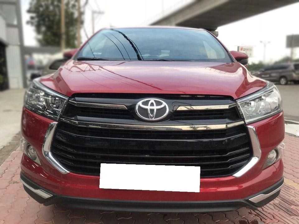 Gia đình cần bán Innova ventuner 2018, số tự động, màu đỏ, còn mới tinh