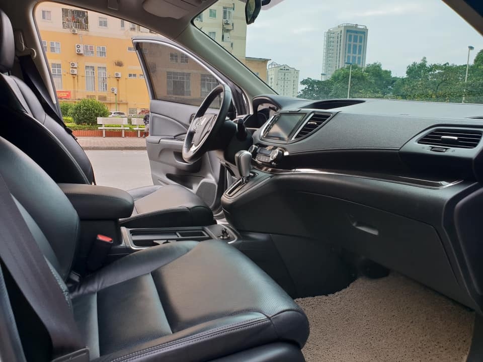 Cần bán Honda Crv sản xuất 2017, số tự động, Full 2.4, màu bạc cực đẹp