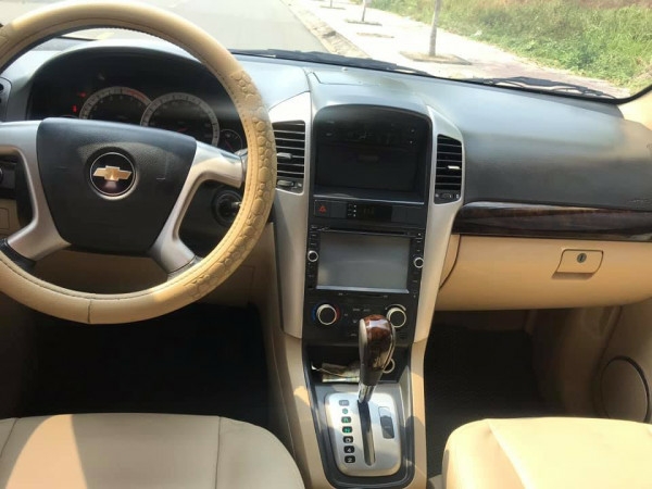 Cần bán ô tô Captiva LTZ 2009, màu bạc số tự động, gia đình ít đi, trùm mền là nhiều