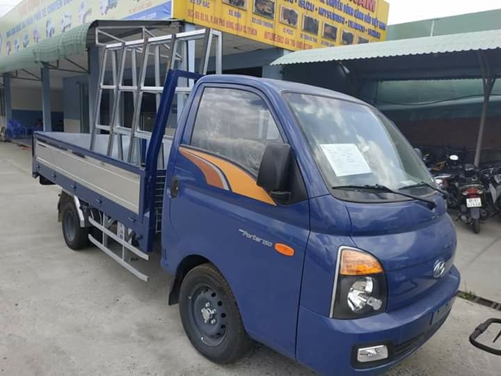 Xe tải chở kín HYUNDAI H150 tải 1.5 tấn - Trả Góp