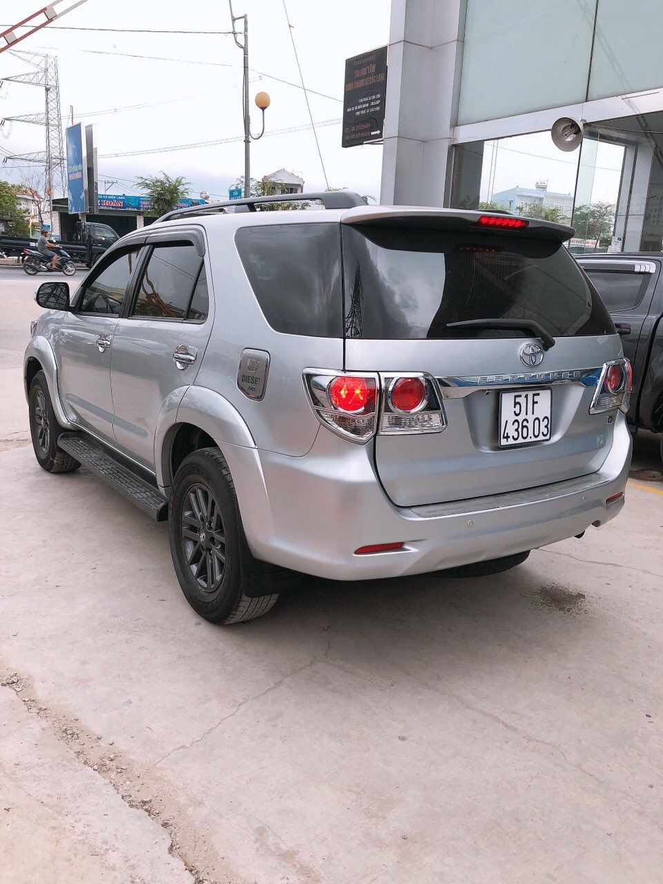 Bán Toyata Fortuner sx 2016 màu bạc
