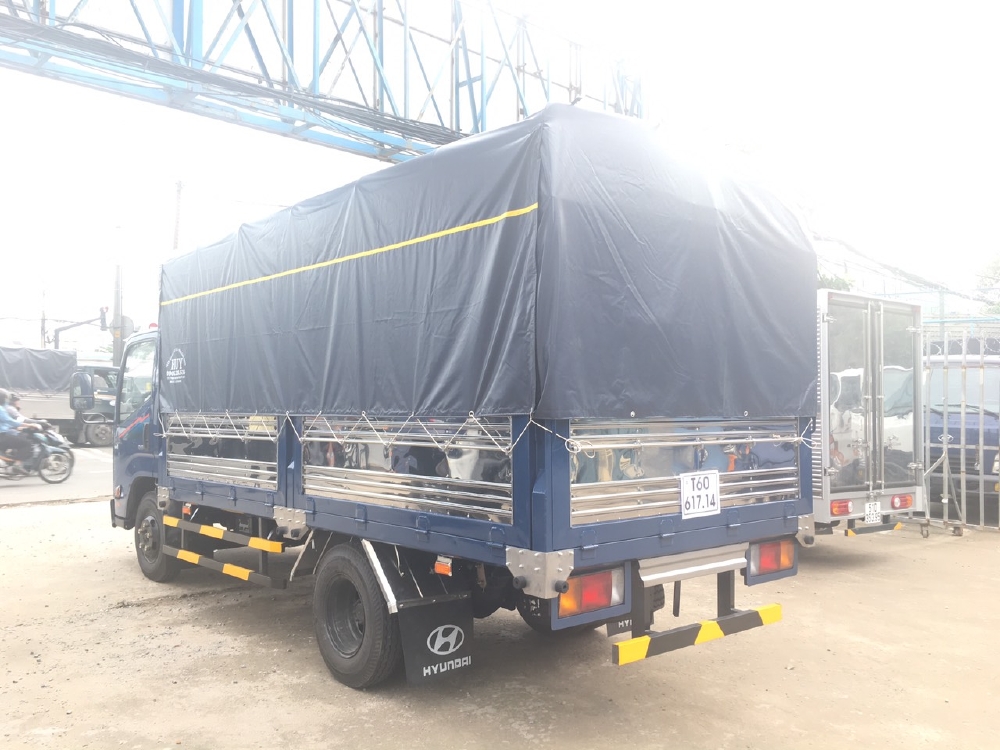 Xe tải thùng mui bạt ĐÔ THÀNH IZ65 tải 3.5 tấn - Trả Góp