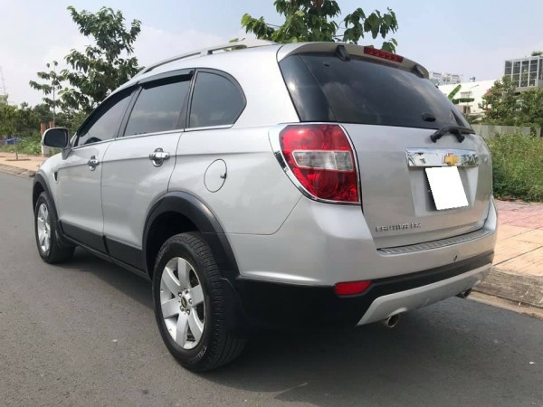 Cần bán ô tô Captiva LTZ 2009, màu bạc số tự động, gia đình ít đi, trùm mền là nhiều