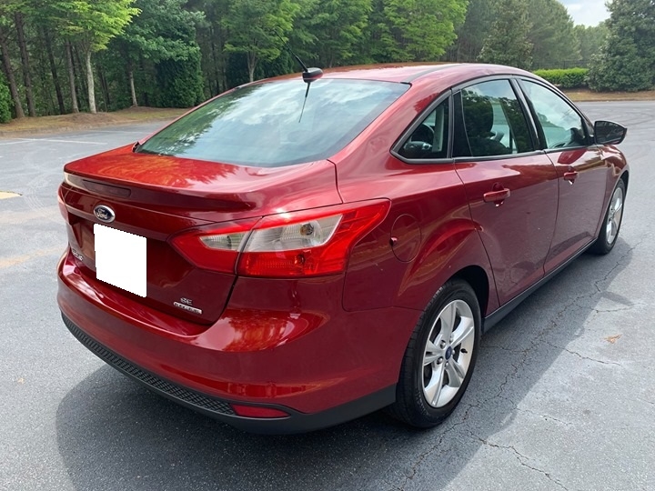 Cần bán xe Ford Focus 2014 màu đỏ số tự động, xe nhà chính chủ sử dụng kĩ