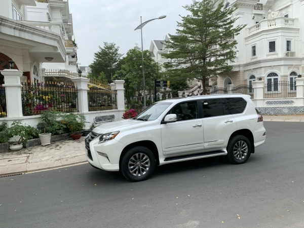 Bán xe Lexus GX460 đời 2016 màu trắng nội thất đen, bstp 1 chủ