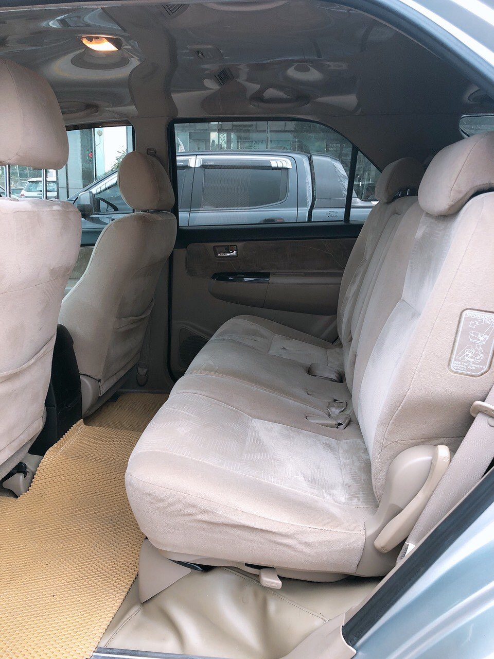 Bán Toyata Fortuner sx 2016 màu bạc