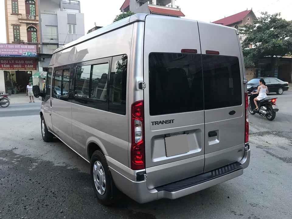 Cần bán xe Ford Transit 2016 máy dầu số sàn, màu hồng phấn 16 chỗ, chính chủ bstp