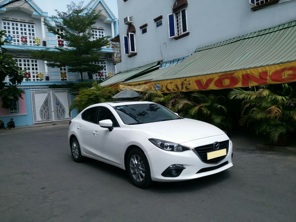 Bán chiếc Mazda 3 tự động 2017 dk 2018 Trắng trẻ đẹp lung linh