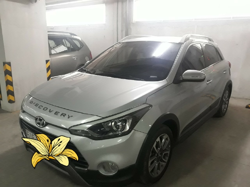 Hyundai i20 active 1.4AT 2015 màu bạc biển SG