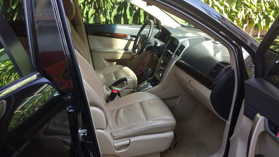 Gia đình cần bán xe Chevrolet Captiva đời 2008 số tự động màu đen, xe chăm sóc kỷ