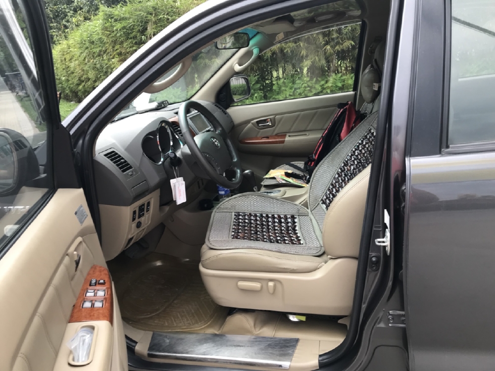 Bán Fortuner V 2011 xăng hai cầu xám chì chính chủ bstp