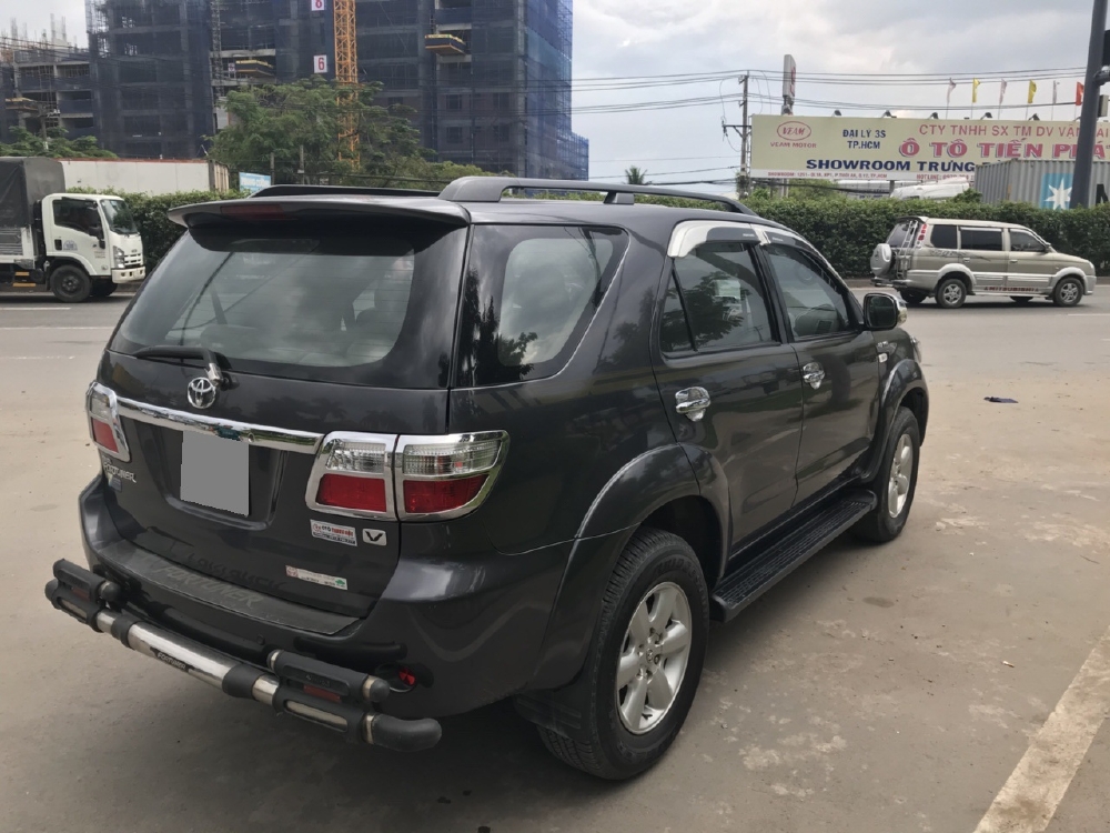 Bán Fortuner V 2011 xăng hai cầu xám chì chính chủ bstp