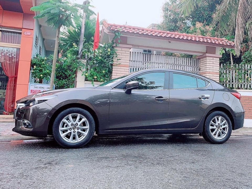 Bán xe Mazda3màu nâu xám 2017 tự đông đẹp nhất sài gòn