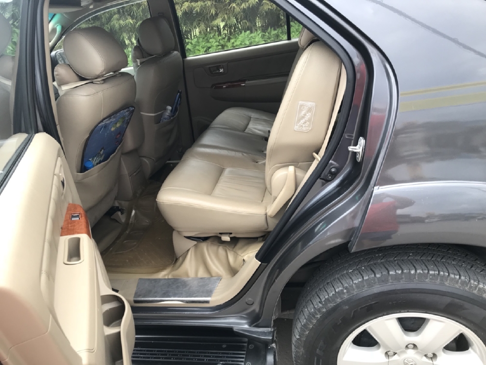 Bán Fortuner V 2011 xăng hai cầu xám chì chính chủ bstp