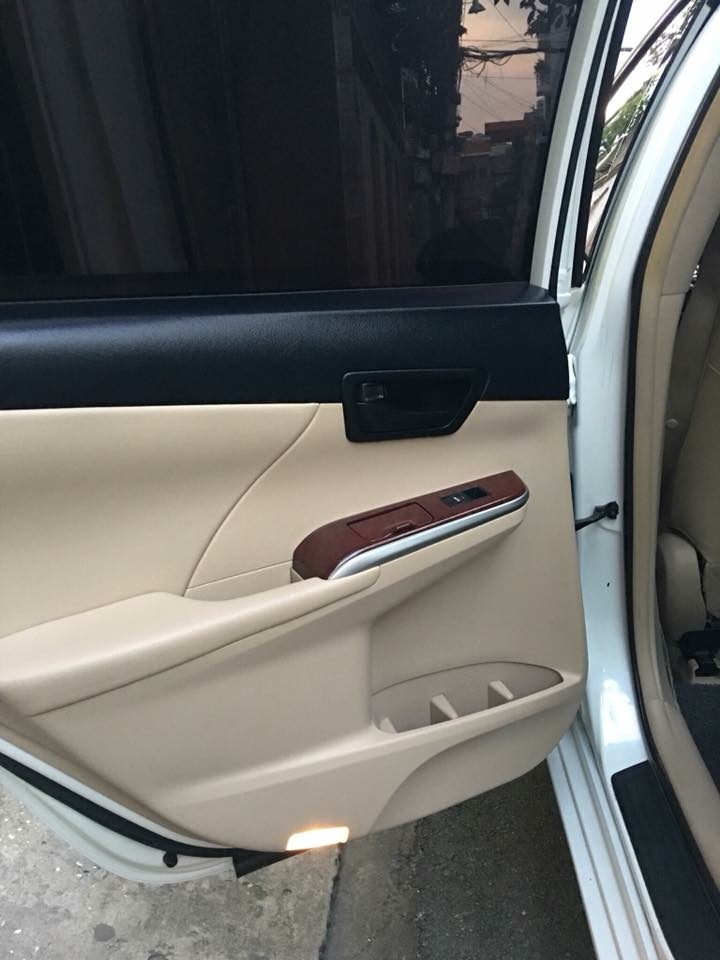Bán xe Toyota Camry 2.5G đời 2013 màu trắng cực đẹp, xe gia đình đi cẩn thận