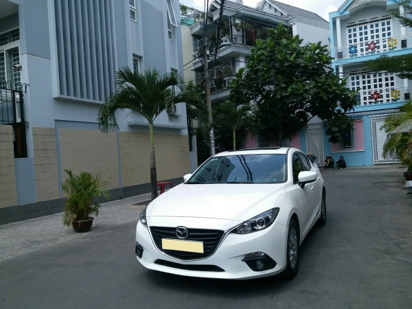 Bán chiếc Mazda 3 tự động 2017 dk 2018 Trắng trẻ đẹp lung linh