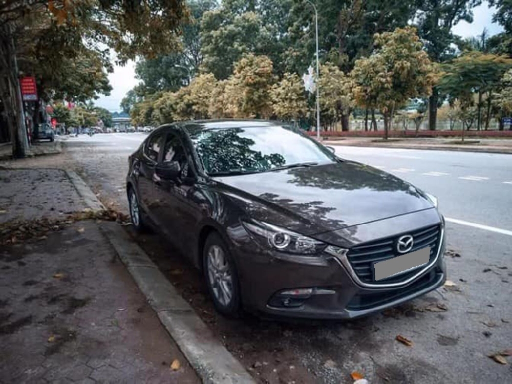 Bán xe Mazda3màu nâu xám 2017 tự đông đẹp nhất sài gòn