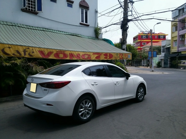 Bán chiếc Mazda 3 tự động 2017 dk 2018 Trắng trẻ đẹp lung linh