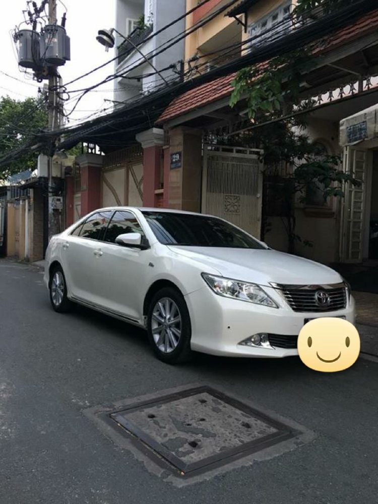 Bán xe Toyota Camry 2.5G đời 2013 màu trắng cực đẹp, xe gia đình đi cẩn thận