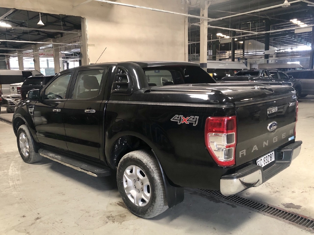 Bán Ford Ranger XLT sx 2015 form mới