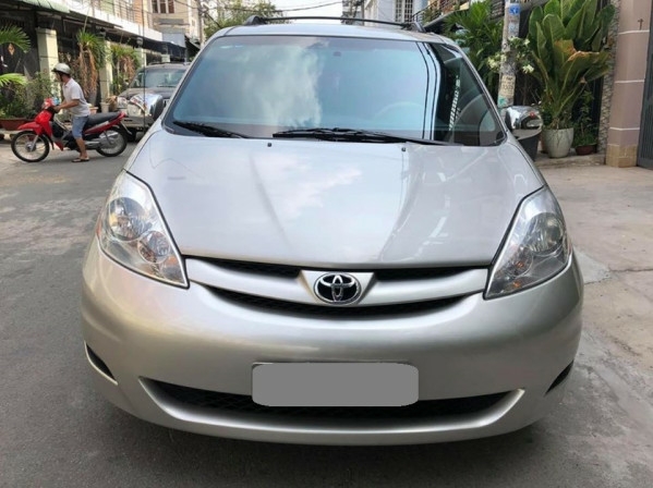 Bán Toyota Sienna LE 2009 nhập mỹ Bạc biển số thành phố