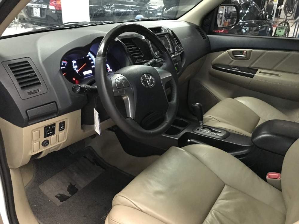 Bán xe FROTUNER V TRD màu trắng gin, sản xuất 2016, ODO 62000km , hổ trợ trả góp với lãi suất thấp. Liên hệ sớm để được giảm giá mạnh