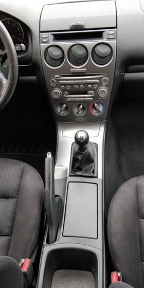 Cần bán xe Mazda 6 số sàn đời 2004 đk 2005 màu bạc
