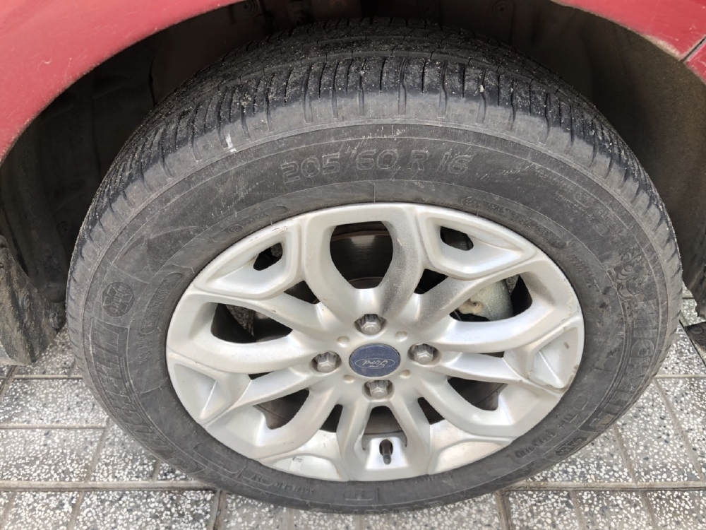 Bán Ford Ecosport Titanium 1.5AT màu đỏ số tự động sản xuất 2017 một chủ