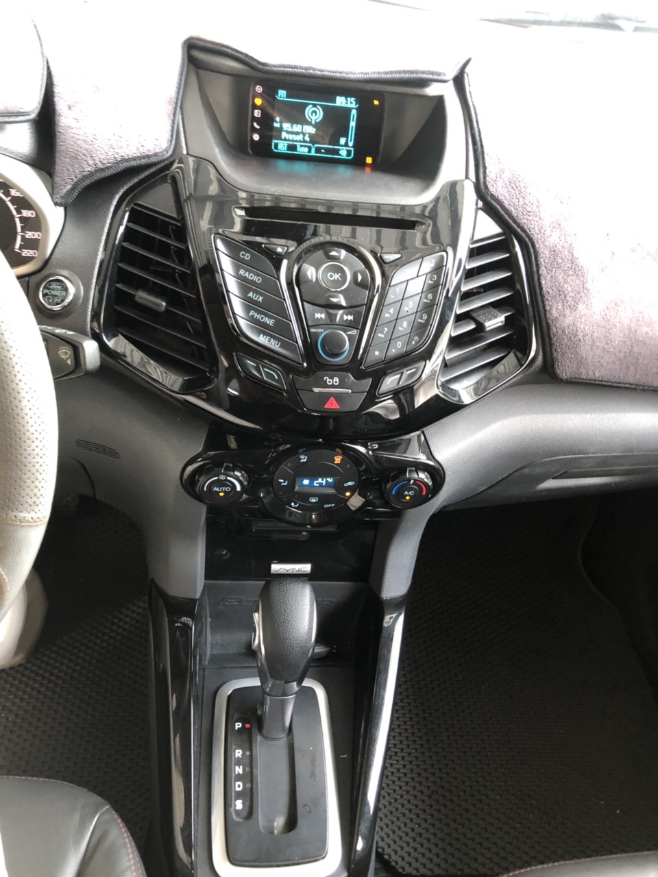 Bán Ford Ecosport Titanium 1.5AT màu đỏ số tự động sản xuất 2017 một chủ