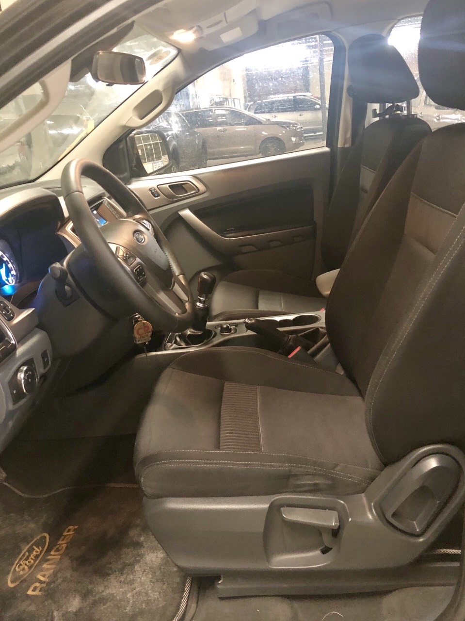Bán Ford Ranger XLT sx 2015 form mới