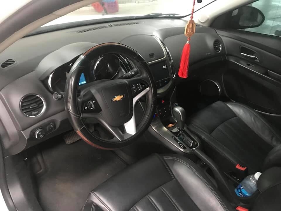 Bán Chevrolet Cruze LTZ 1.8AT màu trắng số tự động sản xuất 2017 biển Sài Gòn mẫu mới