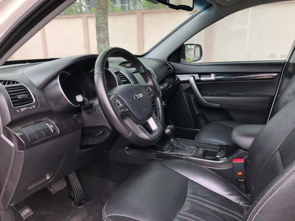 Bán Kia Sorento 2016 màu trắng tự động full đầy đủ tiện nghi
