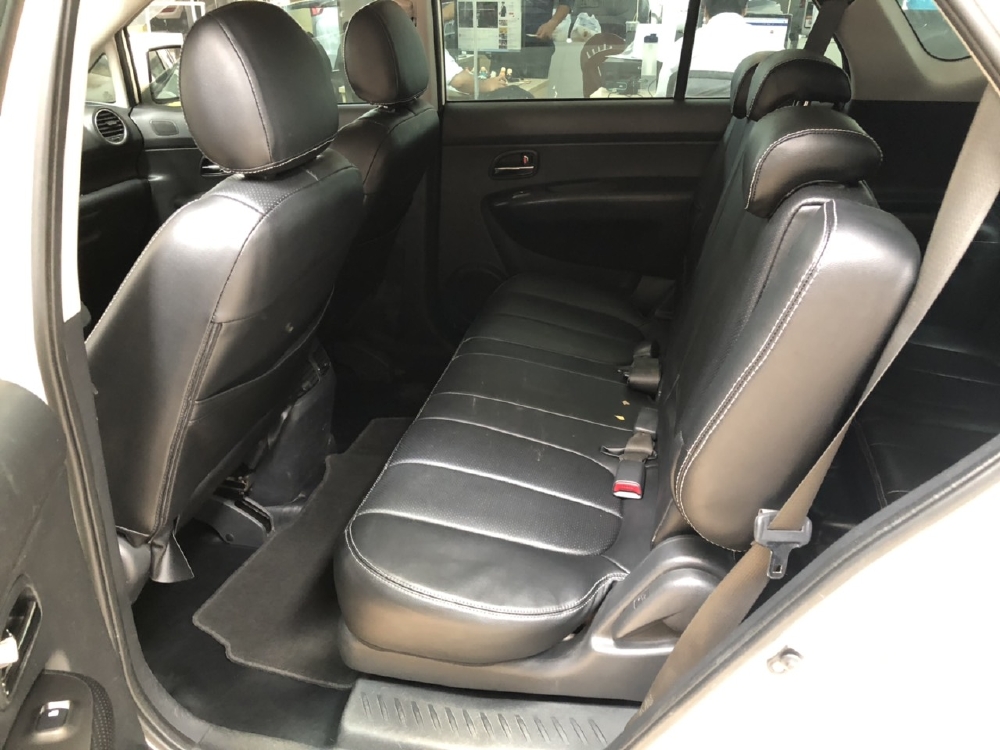 Bán Kia Carens EX 2.0MT màu trắng số sàn sản xuất 2016 biển Sài Gòn đi 65000km