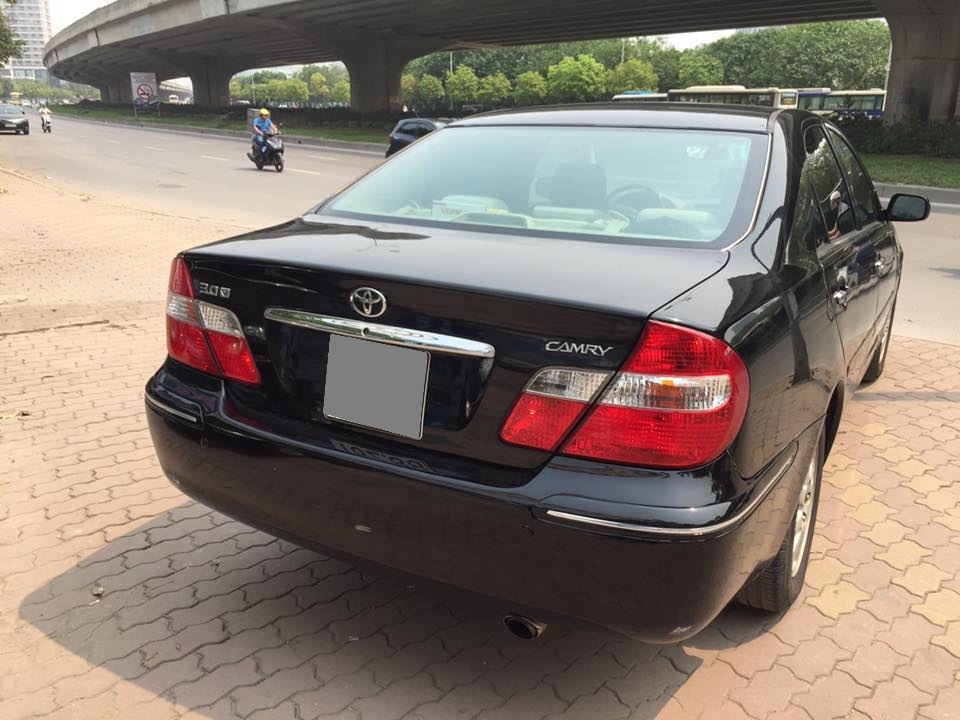 Bán Camry 3.0 tự động 2003 màu đen cực kỳ sang trọng.