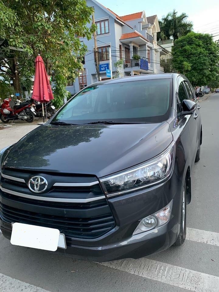 Gia đình cần bán xe Innova 2016, số sàn, phom mới, màu xám, gia đình sử dụng