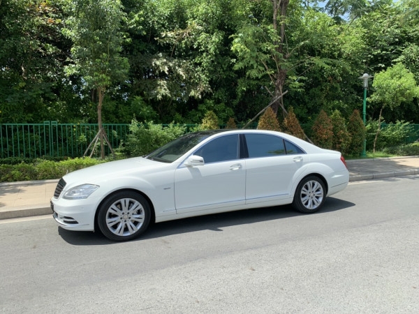 Cần bán Mercedes S400 Hybrid 2012 nhập khẩu màu trắng nt kem