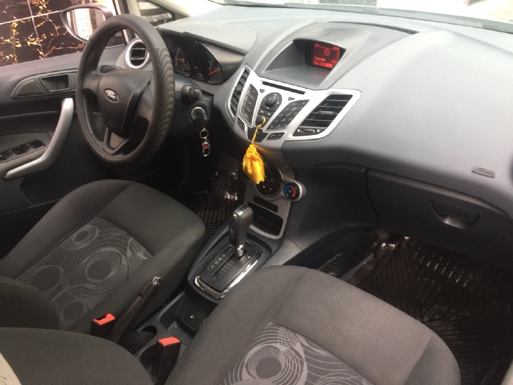 Bán Ford Fiesta 2012 tự động màu bạc xe đi kỹ như mới