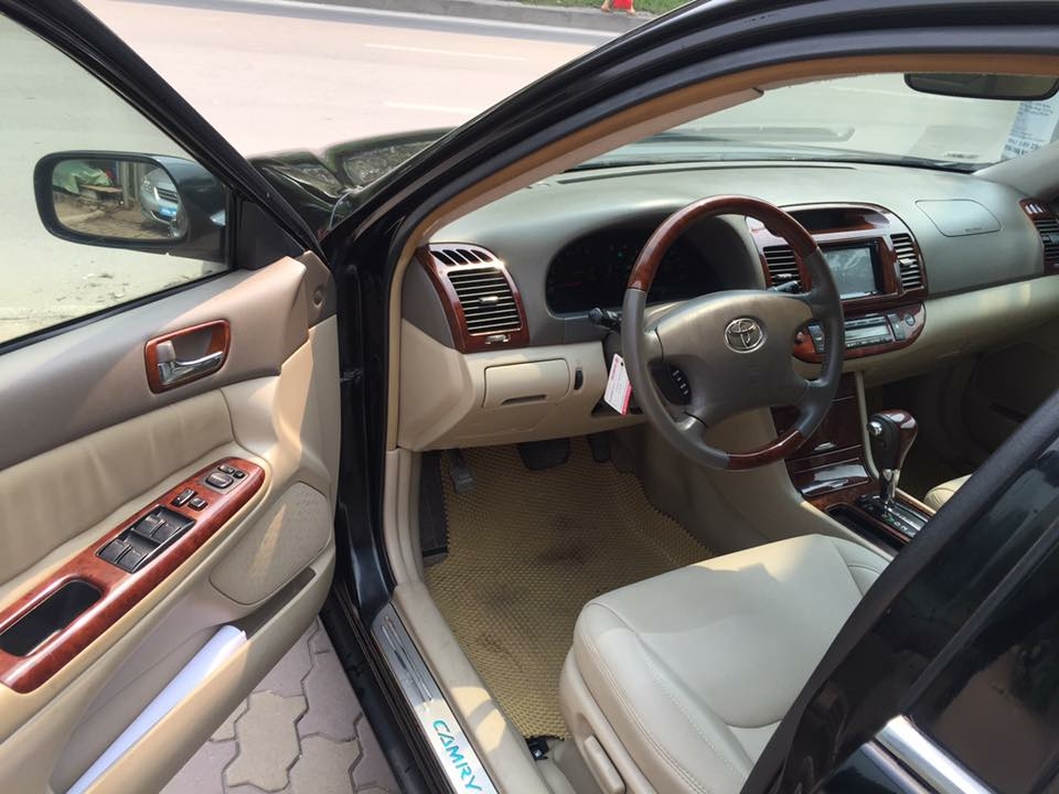 Bán Camry 3.0 tự động 2003 màu đen cực kỳ sang trọng.