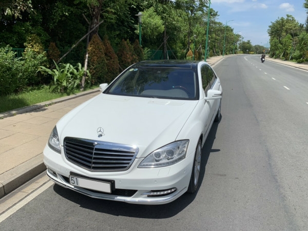 Cần bán Mercedes S400 Hybrid 2012 nhập khẩu màu trắng nt kem