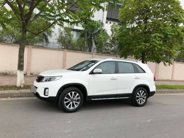 Bán Kia Sorento 2016 màu trắng tự động full đầy đủ tiện nghi