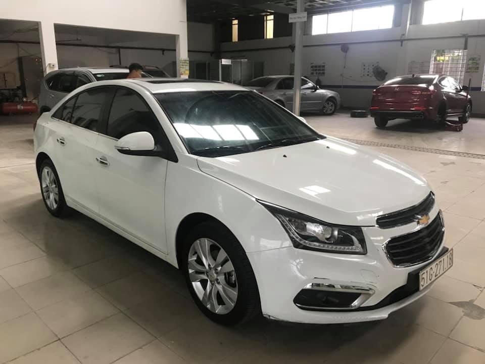Bán Chevrolet Cruze LTZ 1.8AT màu trắng số tự động sản xuất 2017 biển Sài Gòn mẫu mới