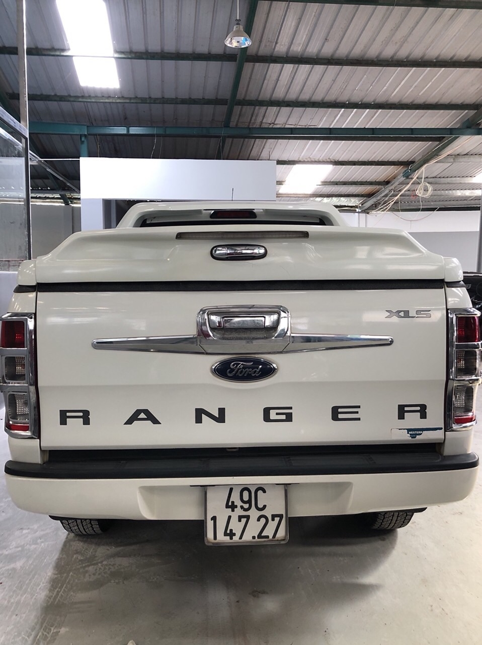Bán Ranger XLS 4x2AT sx 2017 màu trắng