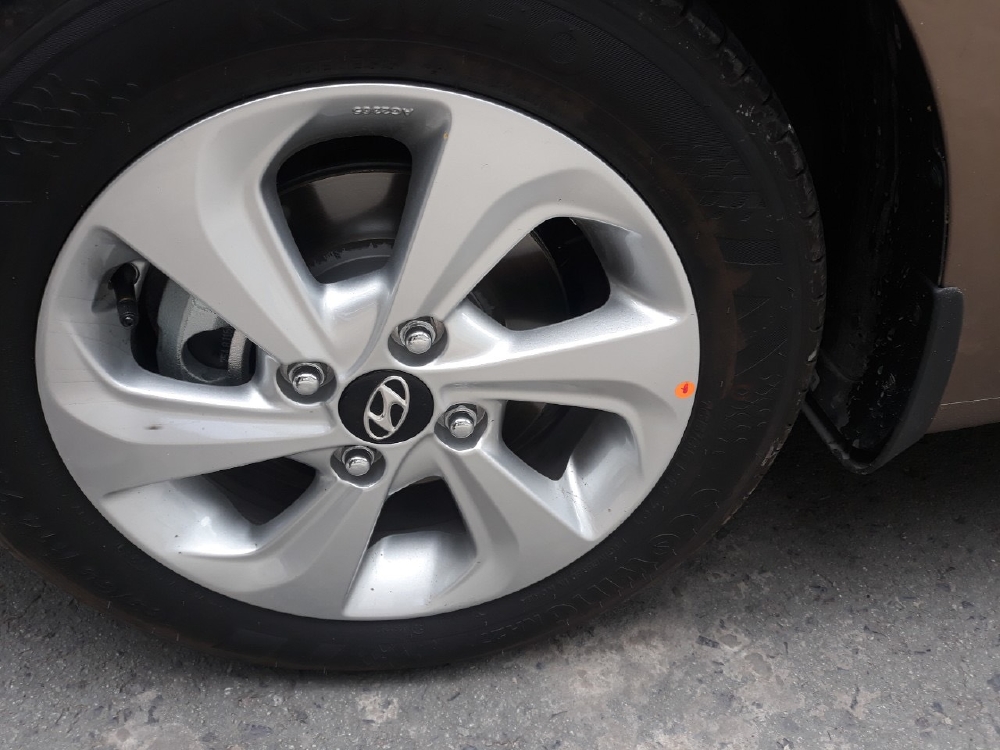 Bán i10 1.2AT sedan 2019, màu nâu, biển TP, siêu lướt, hổ trợ góp