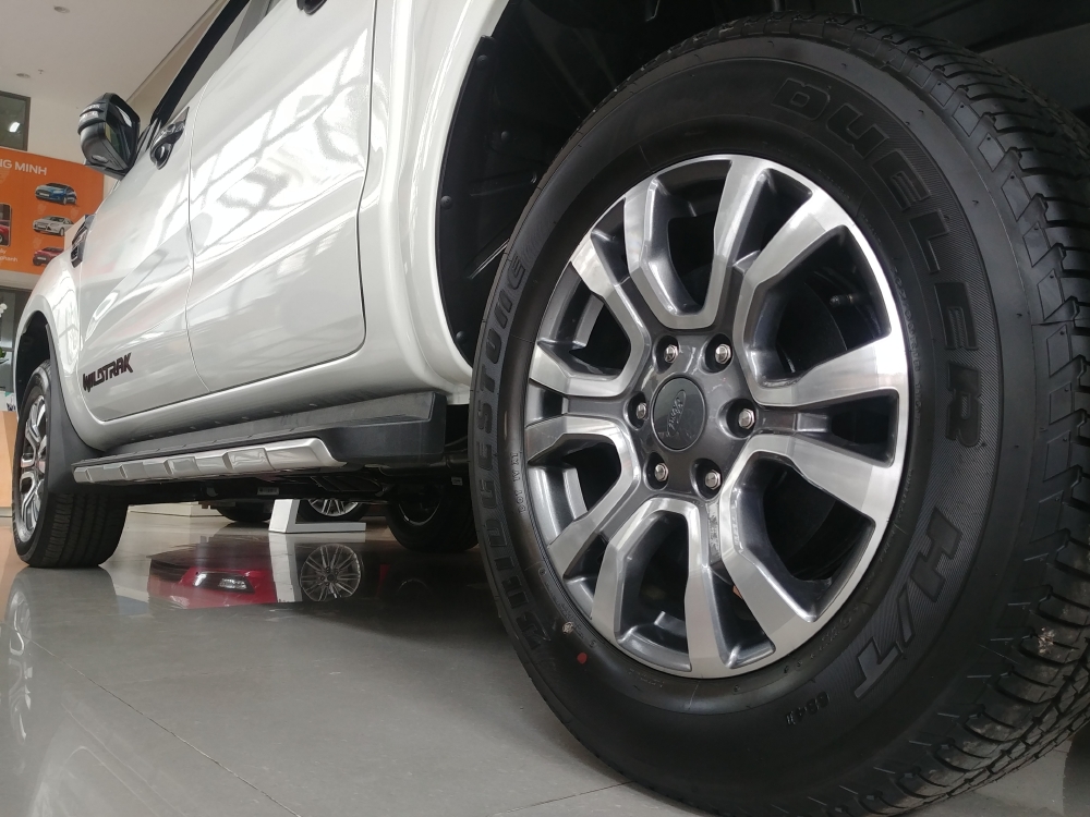 Bán Xe Ford Ranger Wildtrak Bi-Turbo Nhập Thái, KM Mới Nhất Tháng 5
