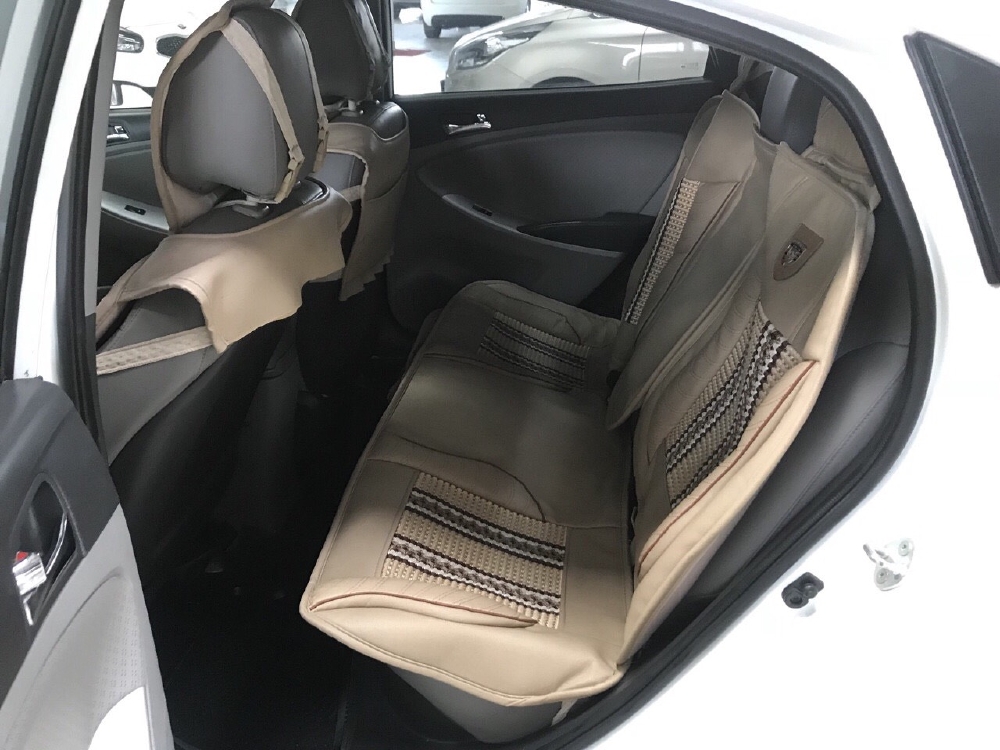 Bán Hyundai Accent Blue 1.4AT sedan màu trắng số tự động nhập Hàn Quốc 2014