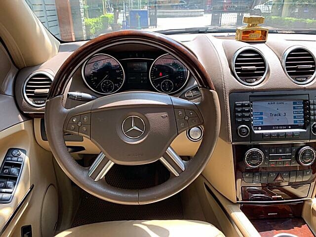 Mercedes Benz GL 550 4 Matic màu đen. - Sx và đk 2008, nhập nguyên chiếc Mỹ, cá nhân chính chủ.