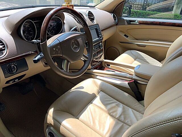 Mercedes Benz GL 550 4 Matic màu đen. - Sx và đk 2008, nhập nguyên chiếc Mỹ, cá nhân chính chủ.